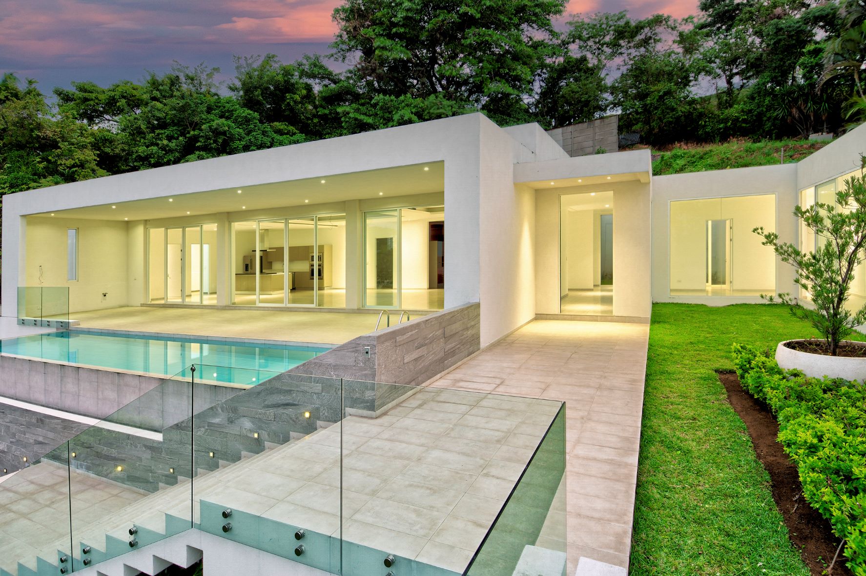 4 bed Single Family Homes For Sale in Escazu, San Jose - thumb 2