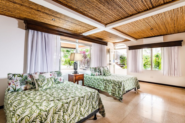 7 bed Single Family Homes For Sale in Playa Potrero, Guanacaste - thumb 4
