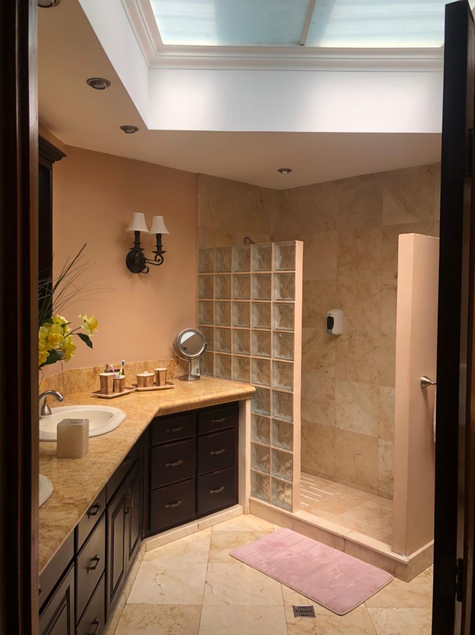 4 bed Single Family Homes For Sale in Curridabat, San Jose - thumb 4