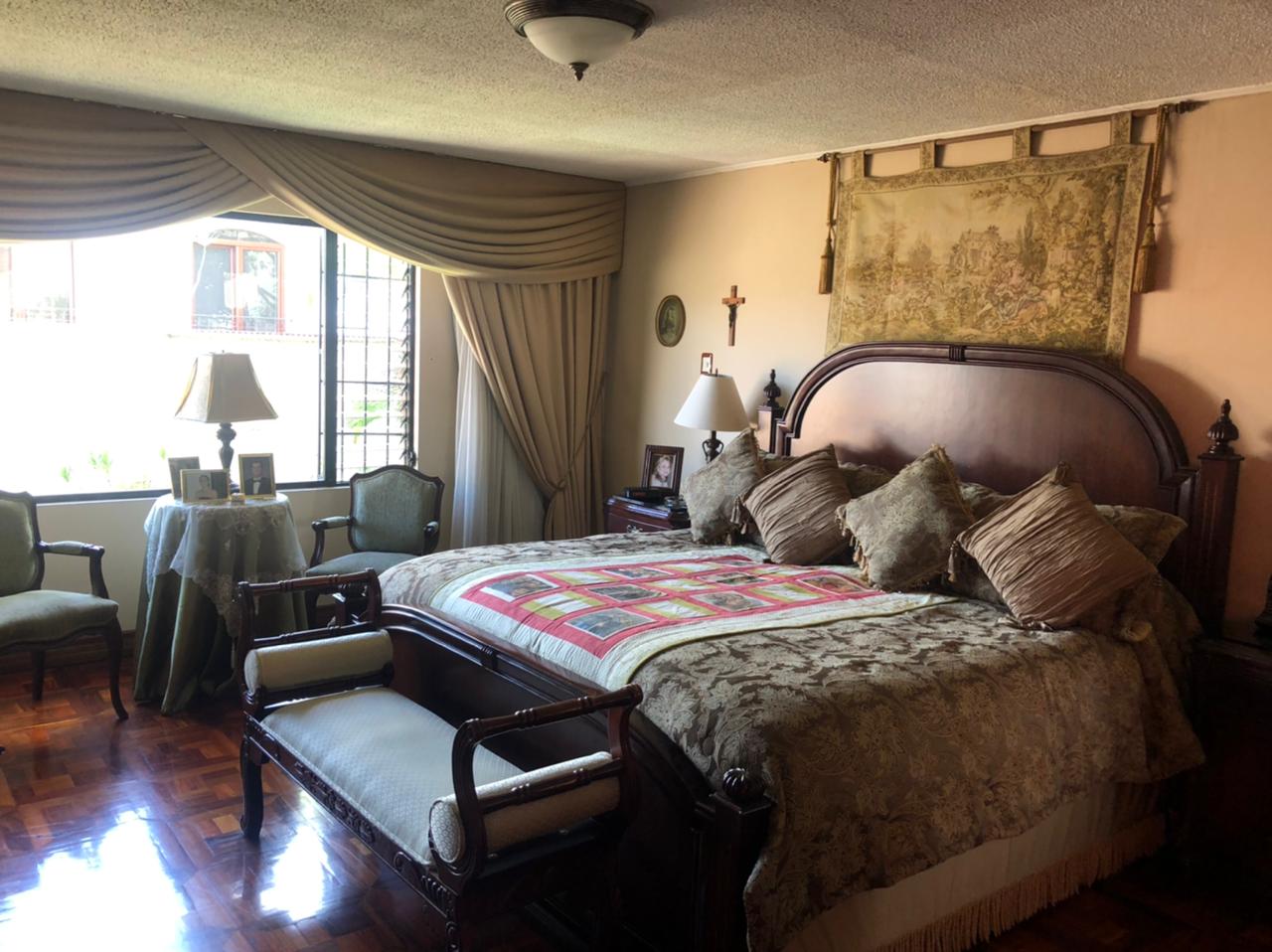 4 bed Single Family Homes For Sale in Curridabat, San Jose - thumb 1