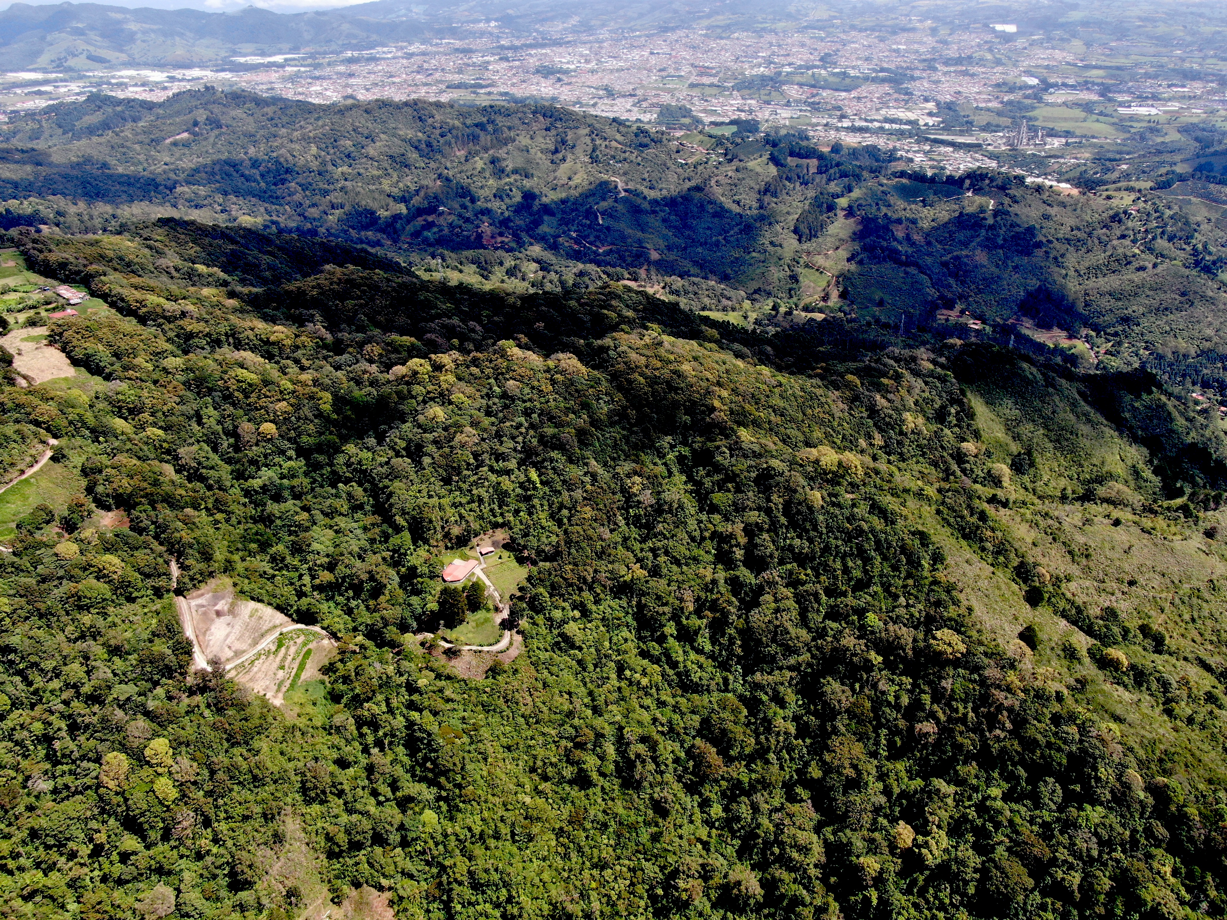 5 bed Single Family Homes For Sale in Aguacaliente, Cartago - thumb 7