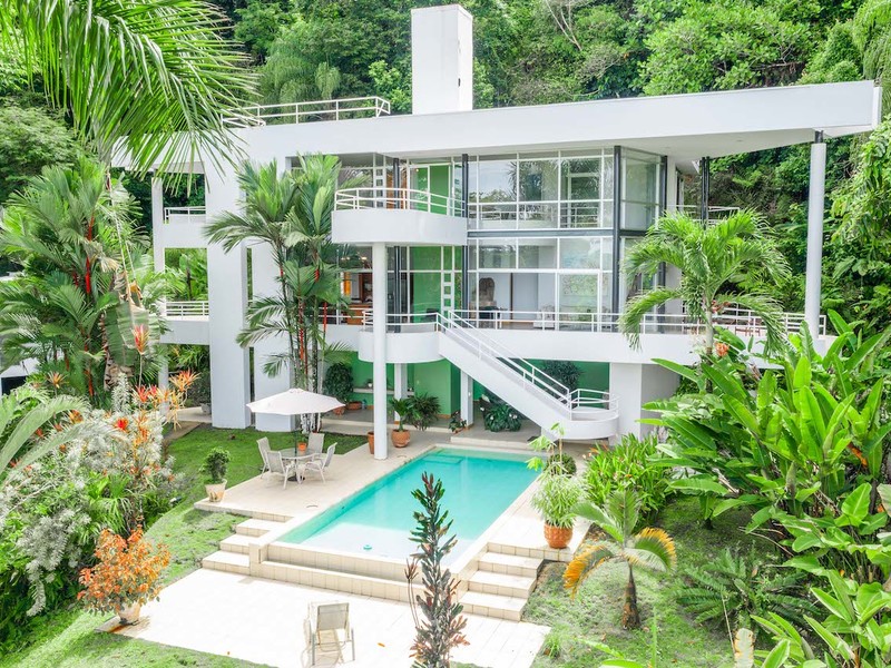 4 bed Single Family Homes For Sale in Dominical, Puntarenas - 1