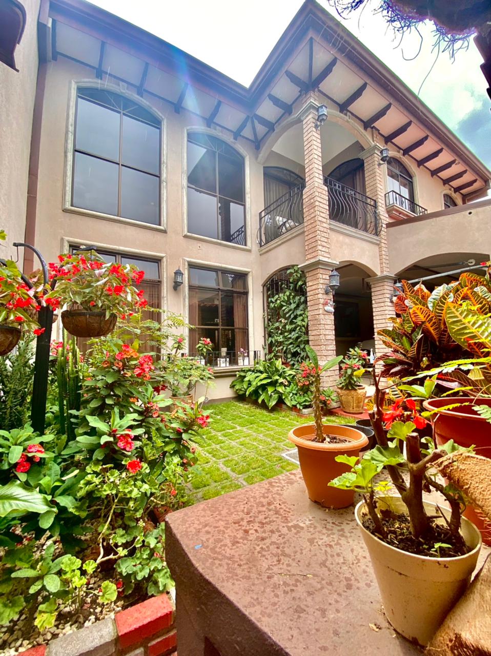 4 bed Single Family Homes For Sale in Heredia, Heredia - thumb 1