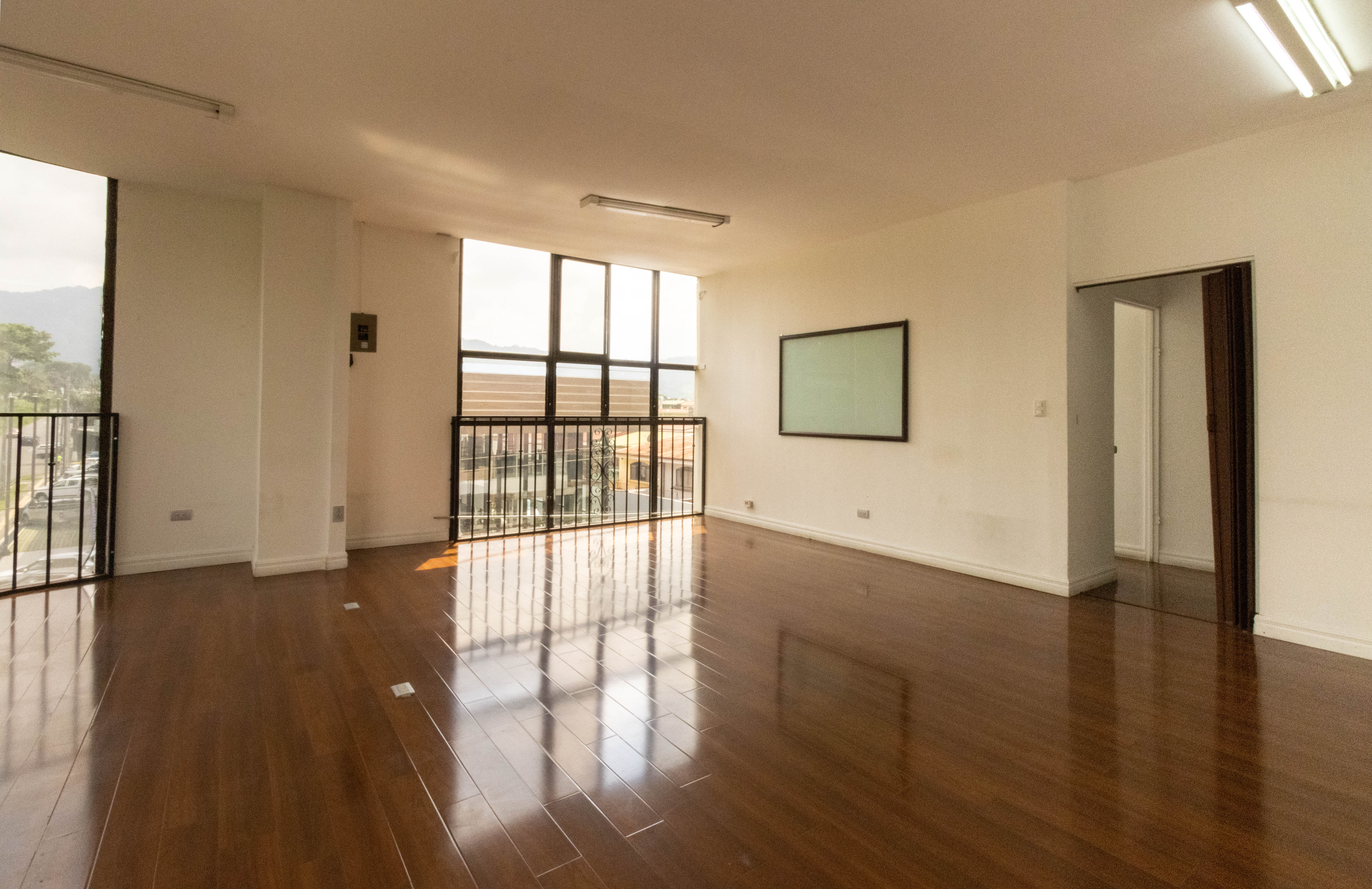 4 bed Commercial For Rent in Curridabat, San Jose - thumb 8