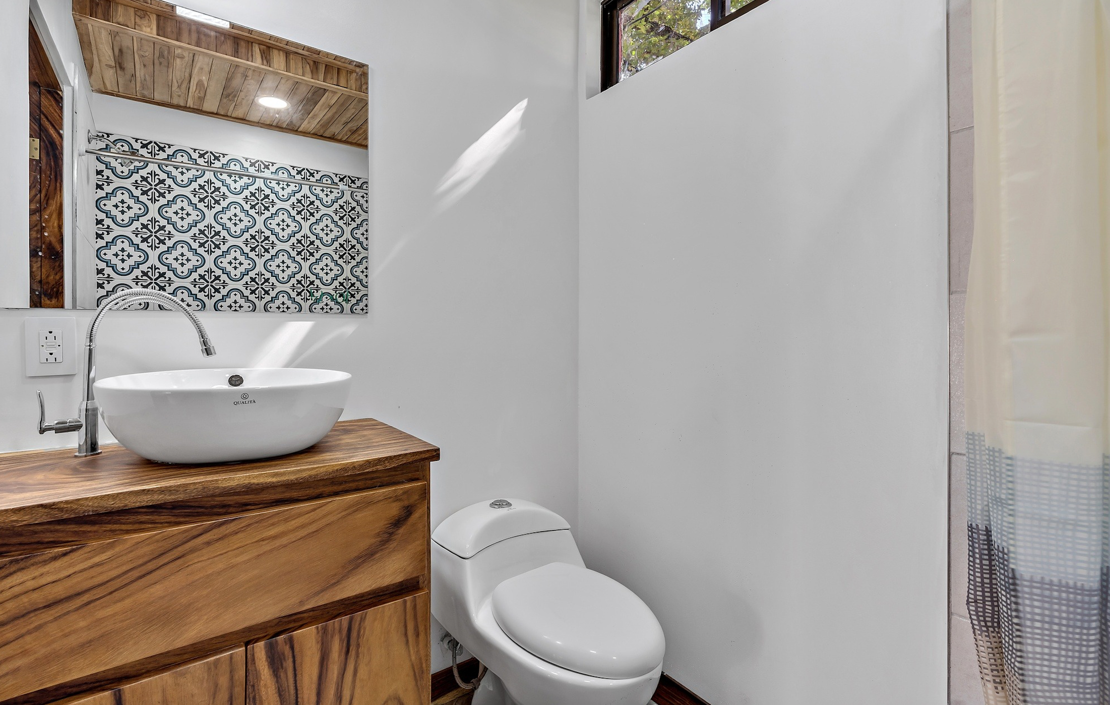 12 bed Commercial For Sale in Tamarindo, Guanacaste - thumb 5