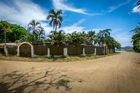4 bed Single Family Homes For Sale in Playas Del Coco, Guanacaste - thumb 4