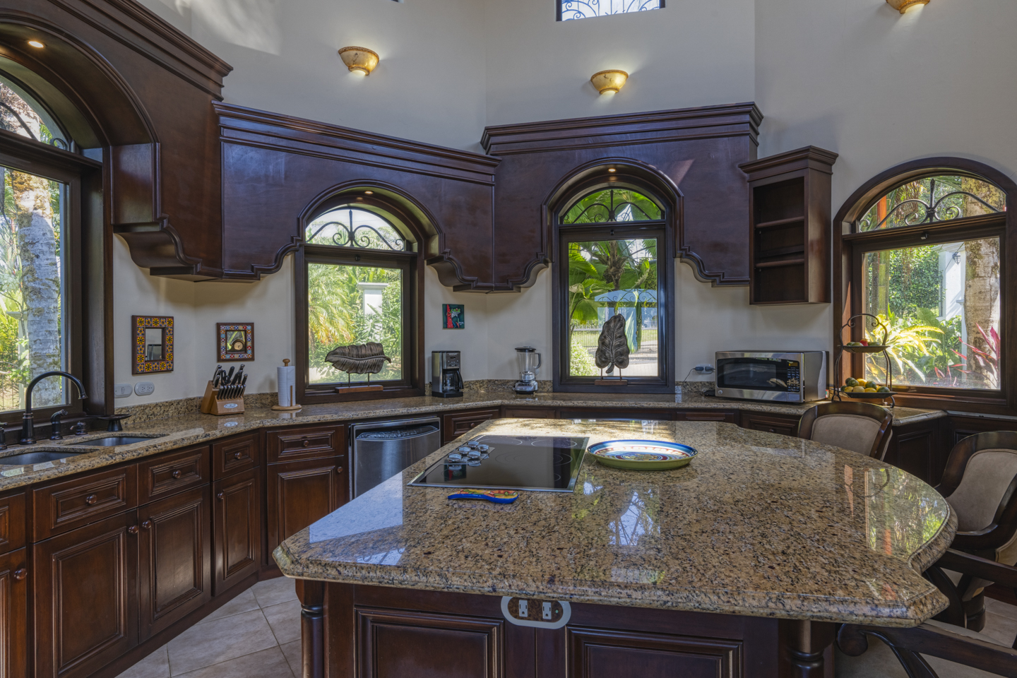 4 bed Single Family Homes For Rent in Dominical, Puntarenas - thumb 16