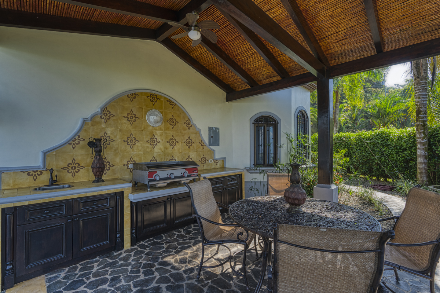 4 bed Single Family Homes For Rent in Dominical, Puntarenas - thumb 8