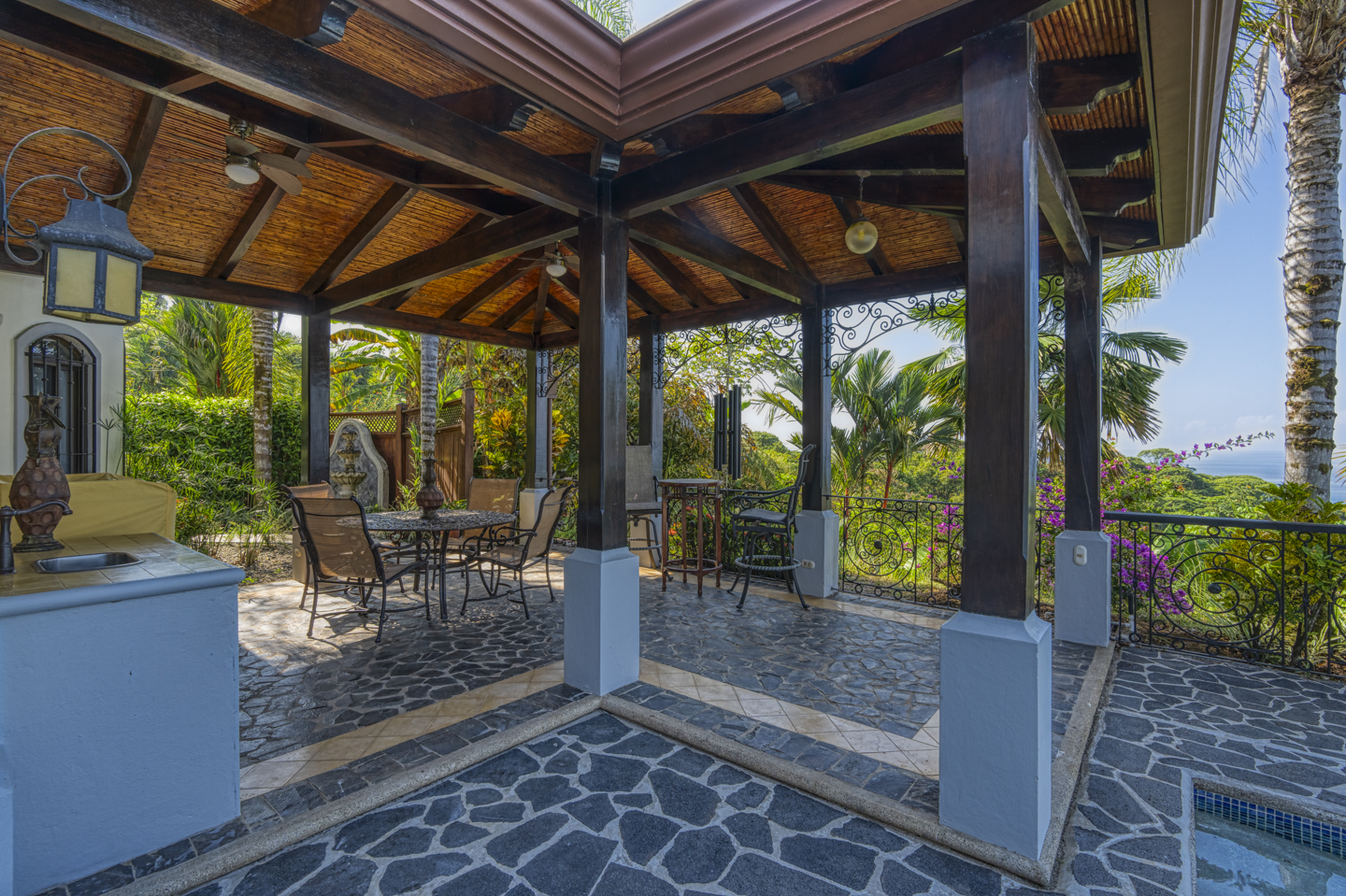 4 bed Single Family Homes For Rent in Dominical, Puntarenas - thumb 7