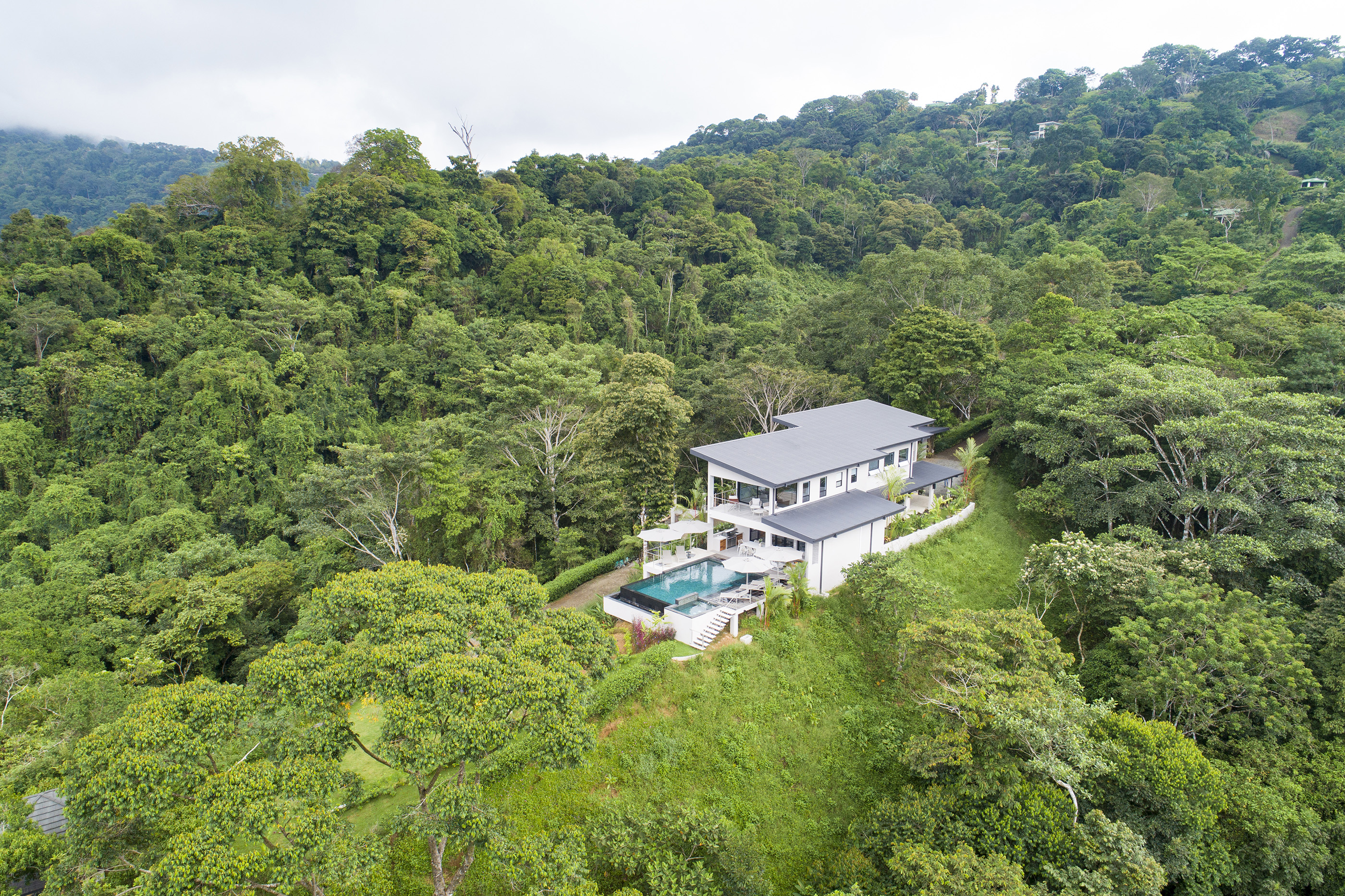 4 bed Single Family Homes For Rent in Dominical, Puntarenas - thumb 4