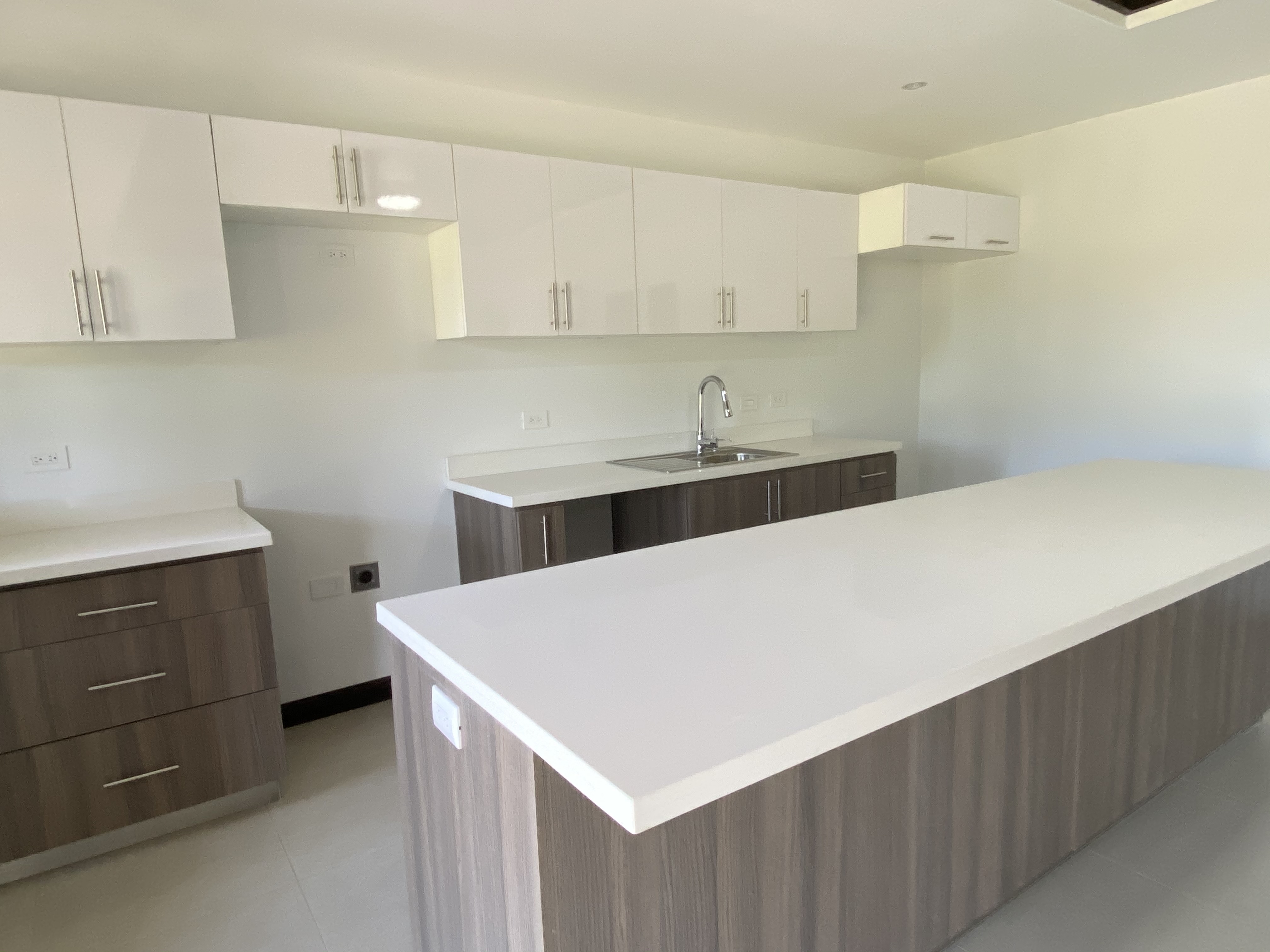4 bed Single Family Homes For Sale in Jaco, Puntarenas - thumb 4