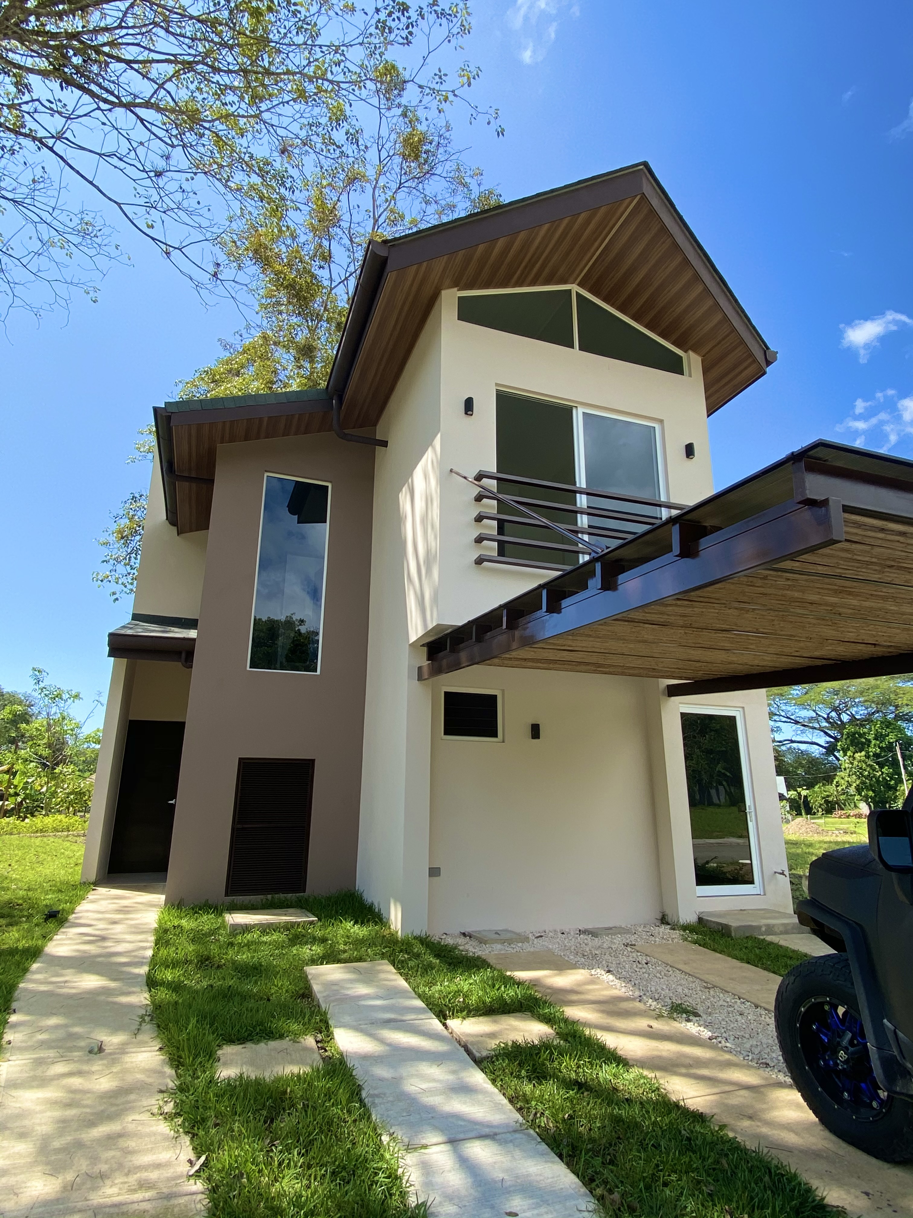 4 bed Single Family Homes For Sale in Jaco, Puntarenas - thumb 1