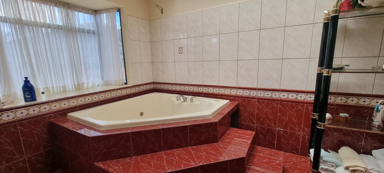 5 bed Single Family Homes For Sale in Curridabat, San Jose - thumb 18