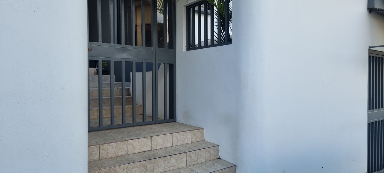 5 bed Single Family Homes For Sale in Curridabat, San Jose - thumb 3