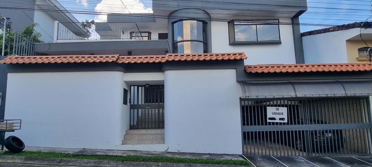 5 bed Single Family Homes For Sale in Curridabat, San Jose - thumb 1