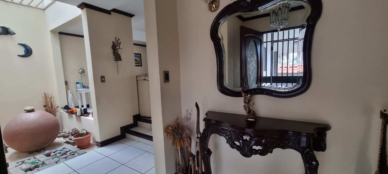 5 bed Single Family Homes For Sale in Curridabat, San Jose - thumb 16