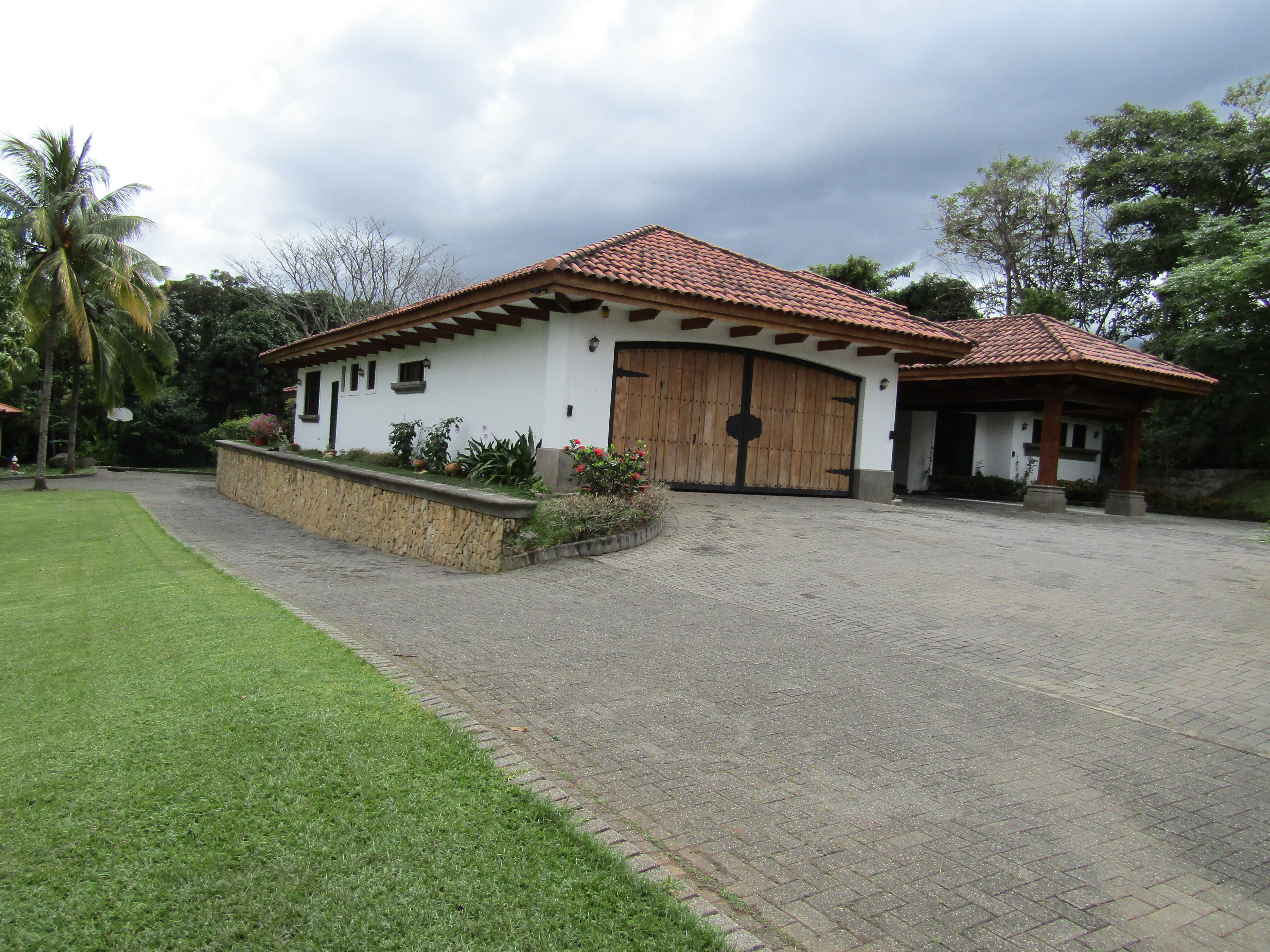 5 bed Single Family Homes For Sale in Santa Ana, San Jose - thumb 8