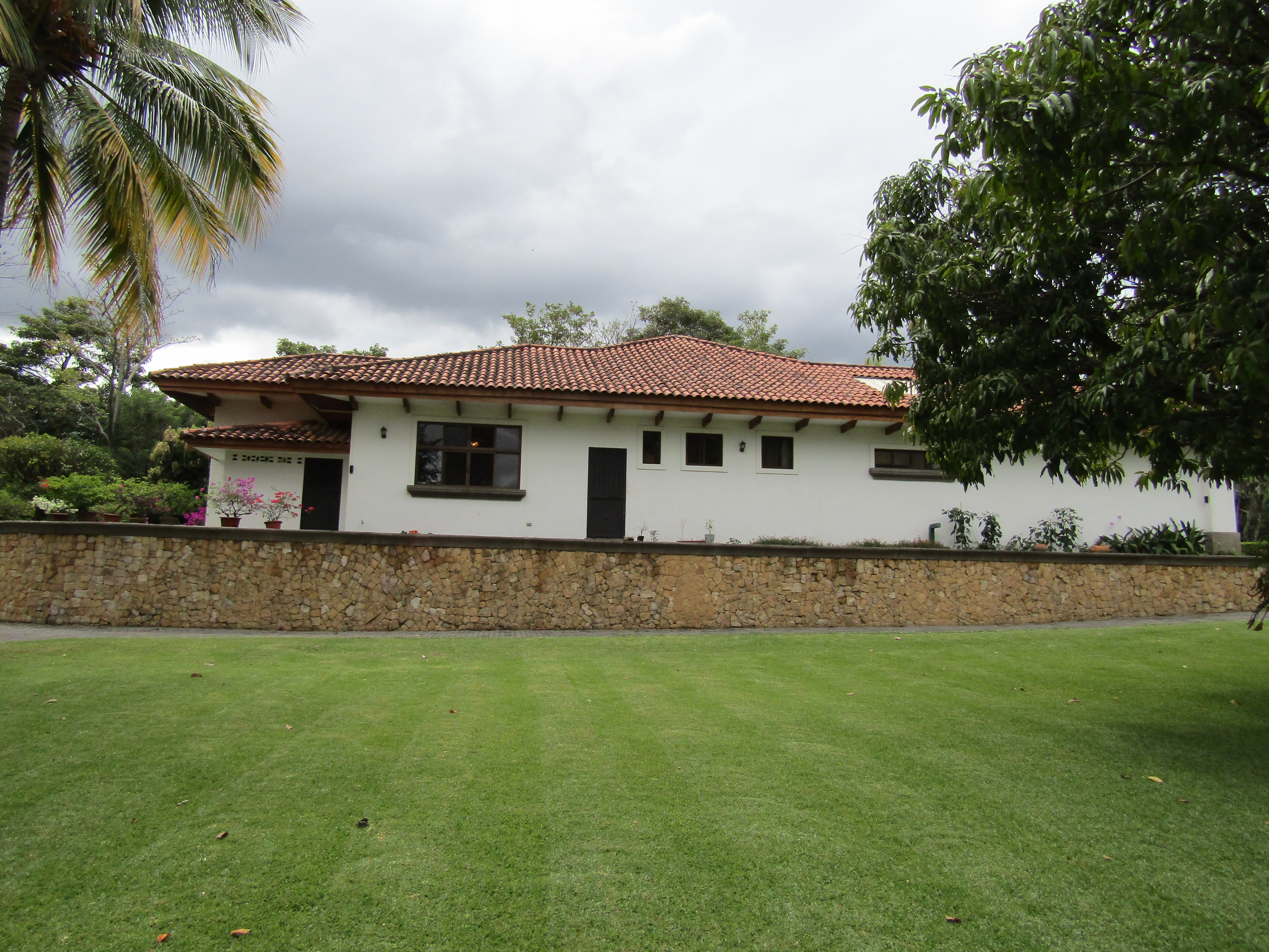 5 bed Single Family Homes For Sale in Santa Ana, San Jose - thumb 7