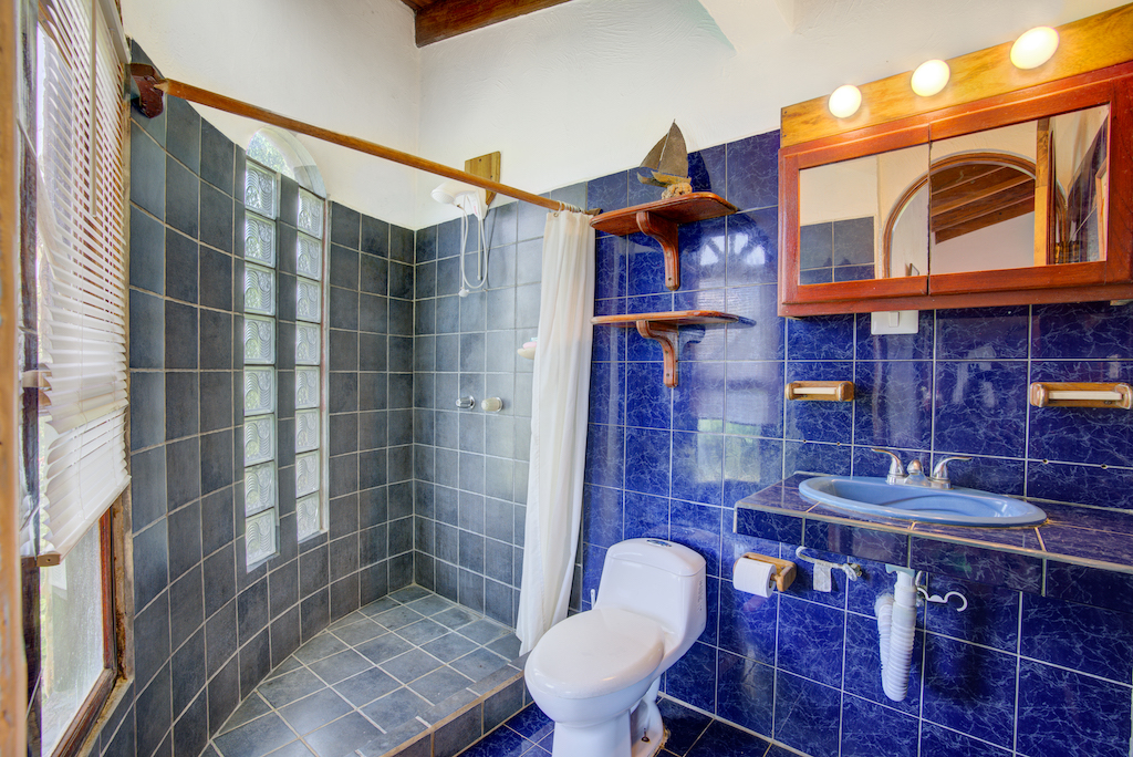 6 bed Single Family Homes For Sale in Junquillal, Guanacaste - thumb 4