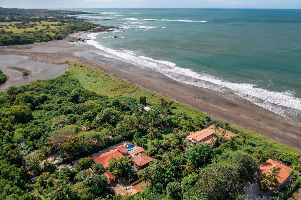 6 bed Single Family Homes For Sale in Junquillal, Guanacaste - thumb 8