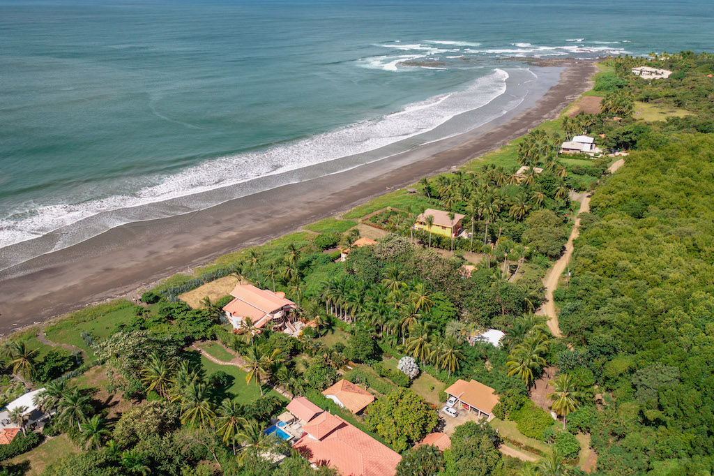 6 bed Single Family Homes For Sale in Junquillal, Guanacaste - thumb 7