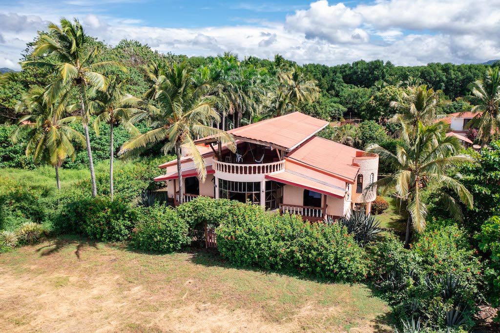 6 bed Single Family Homes For Sale in Junquillal, Guanacaste - thumb 14