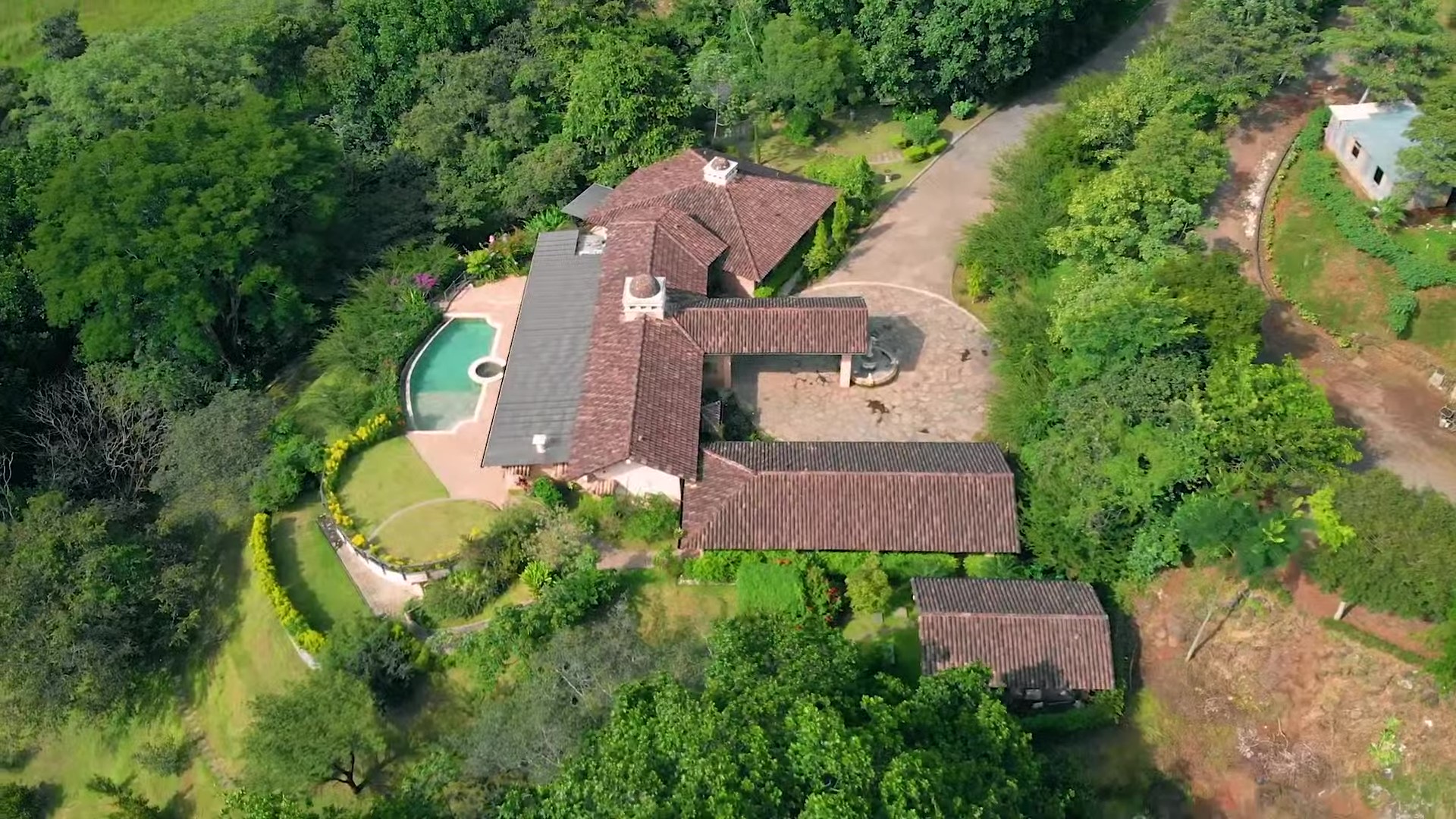 5 bed Single Family Homes For Sale in La Guacima, Alajuela - thumb 10