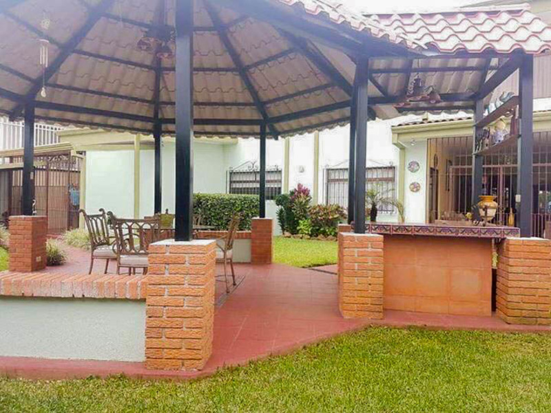 6 bed Single Family Homes For Sale in Curridabat, San Jose - 1
