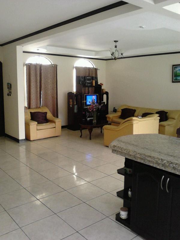 4 bed Single Family Homes For Sale in Curridabat, San Jose - thumb 2