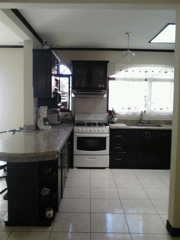 4 bed Single Family Homes For Sale in Curridabat, San Jose - thumb 3