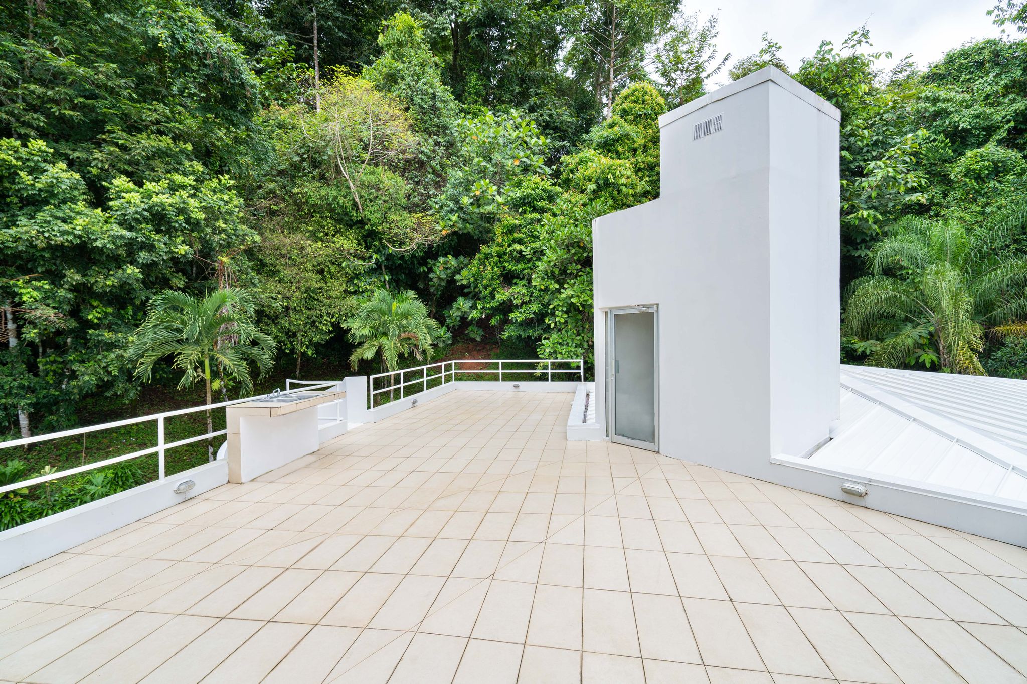 4 bed Single Family Homes For Sale in Puntarenas, Puntarenas - thumb 7