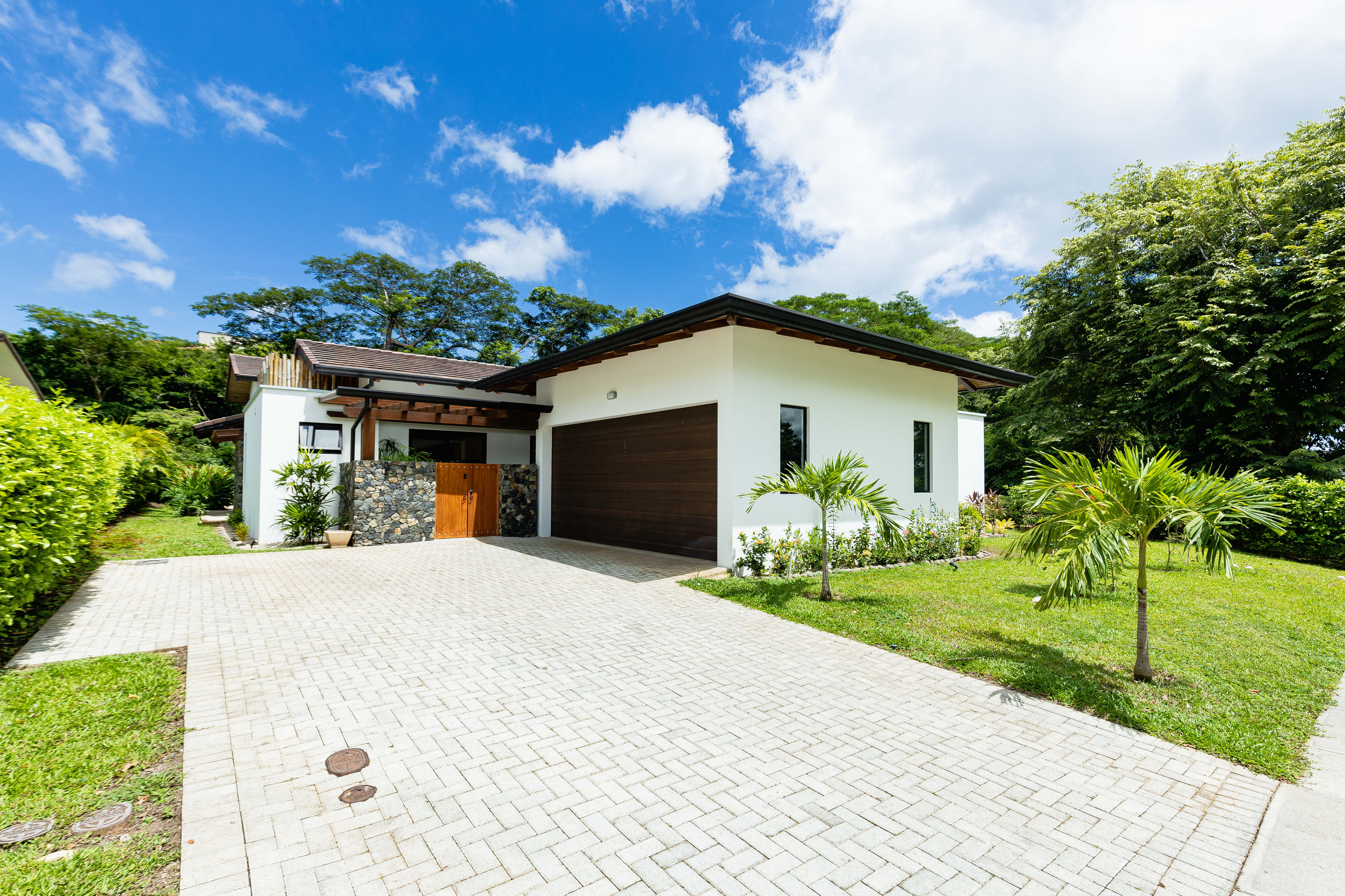 4 bed Single Family Homes For Sale in Playa Conchal, Guanacaste - thumb 4