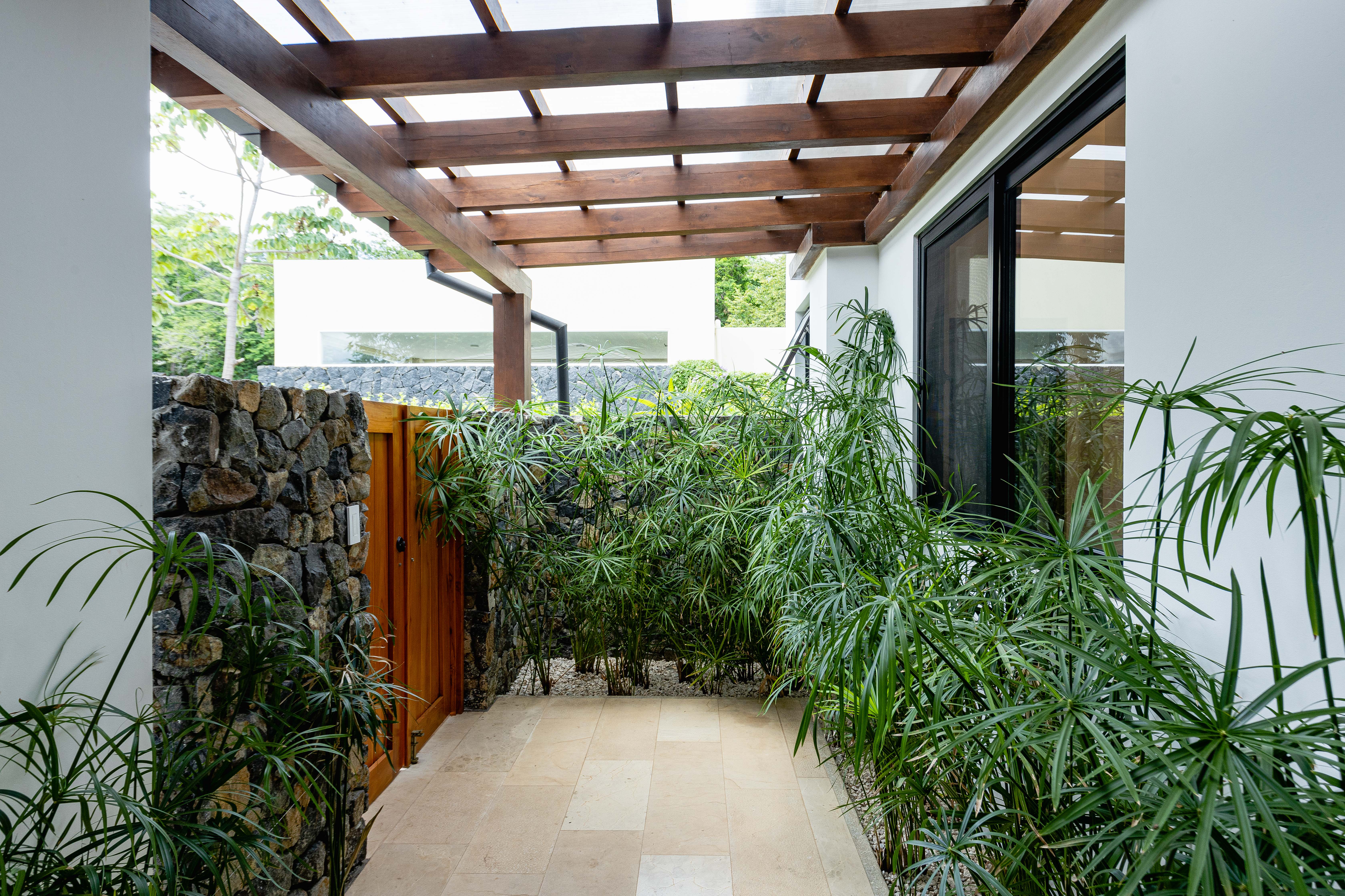 4 bed Single Family Homes For Sale in Playa Conchal, Guanacaste - thumb 6