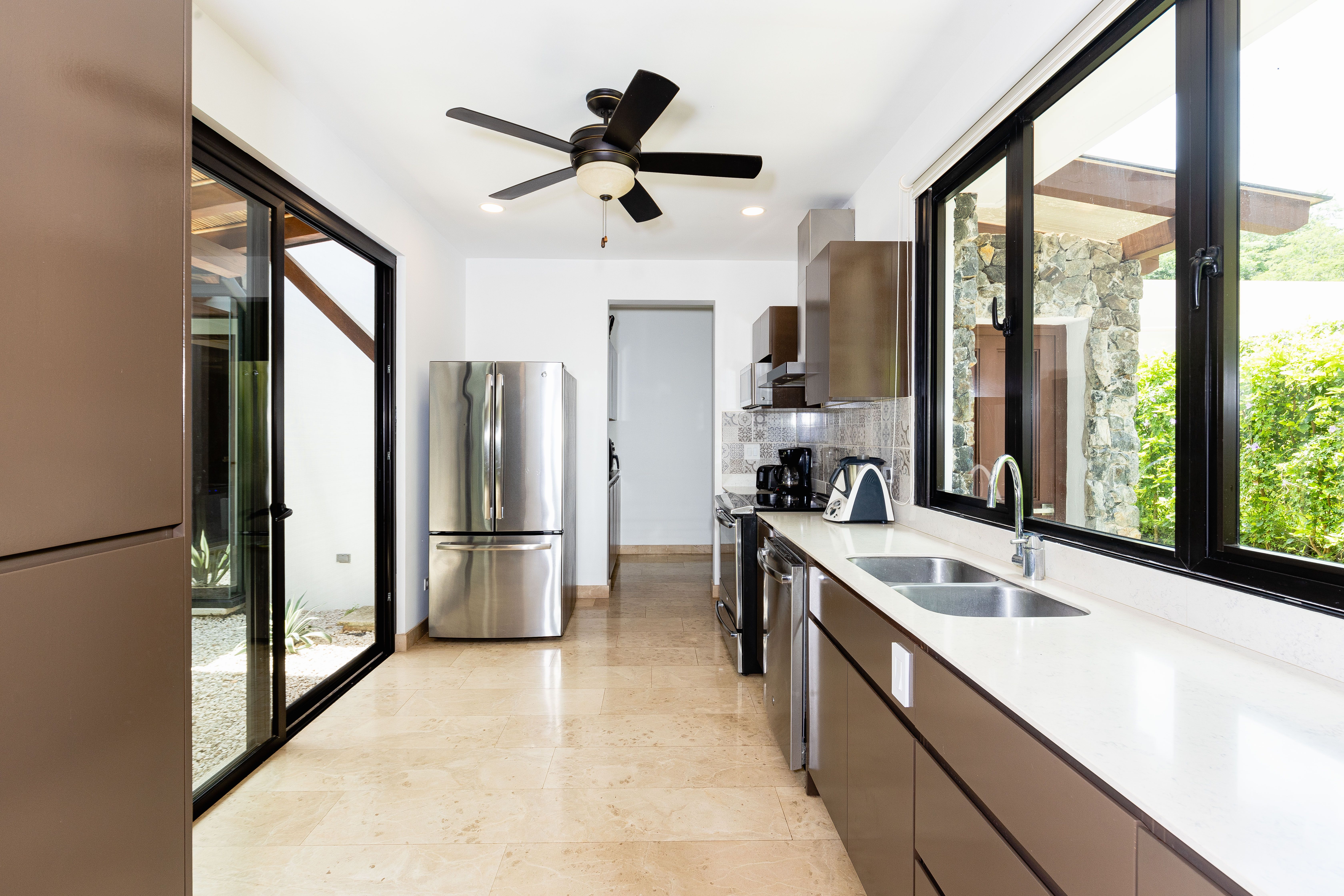 4 bed Single Family Homes For Sale in Playa Conchal, Guanacaste - thumb 25