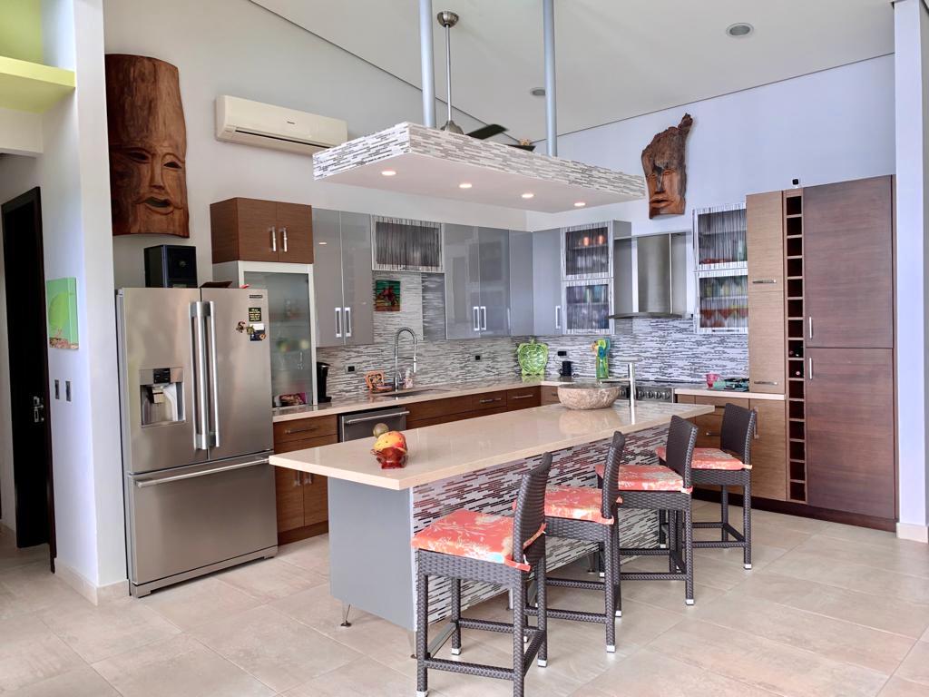 3 bed Single Family Homes For Sale in Dominical, Puntarenas - thumb 6