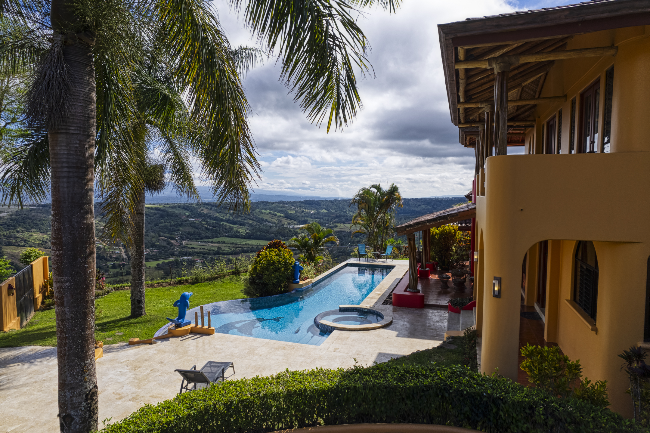 5 bed Single Family Homes For Sale in Perez Zeledon, San Jose - thumb 4