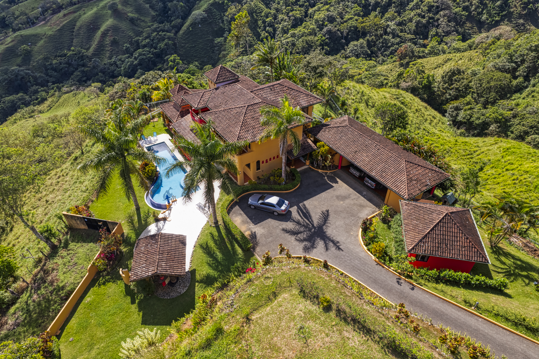 5 bed Single Family Homes For Sale in Perez Zeledon, San Jose - thumb 5