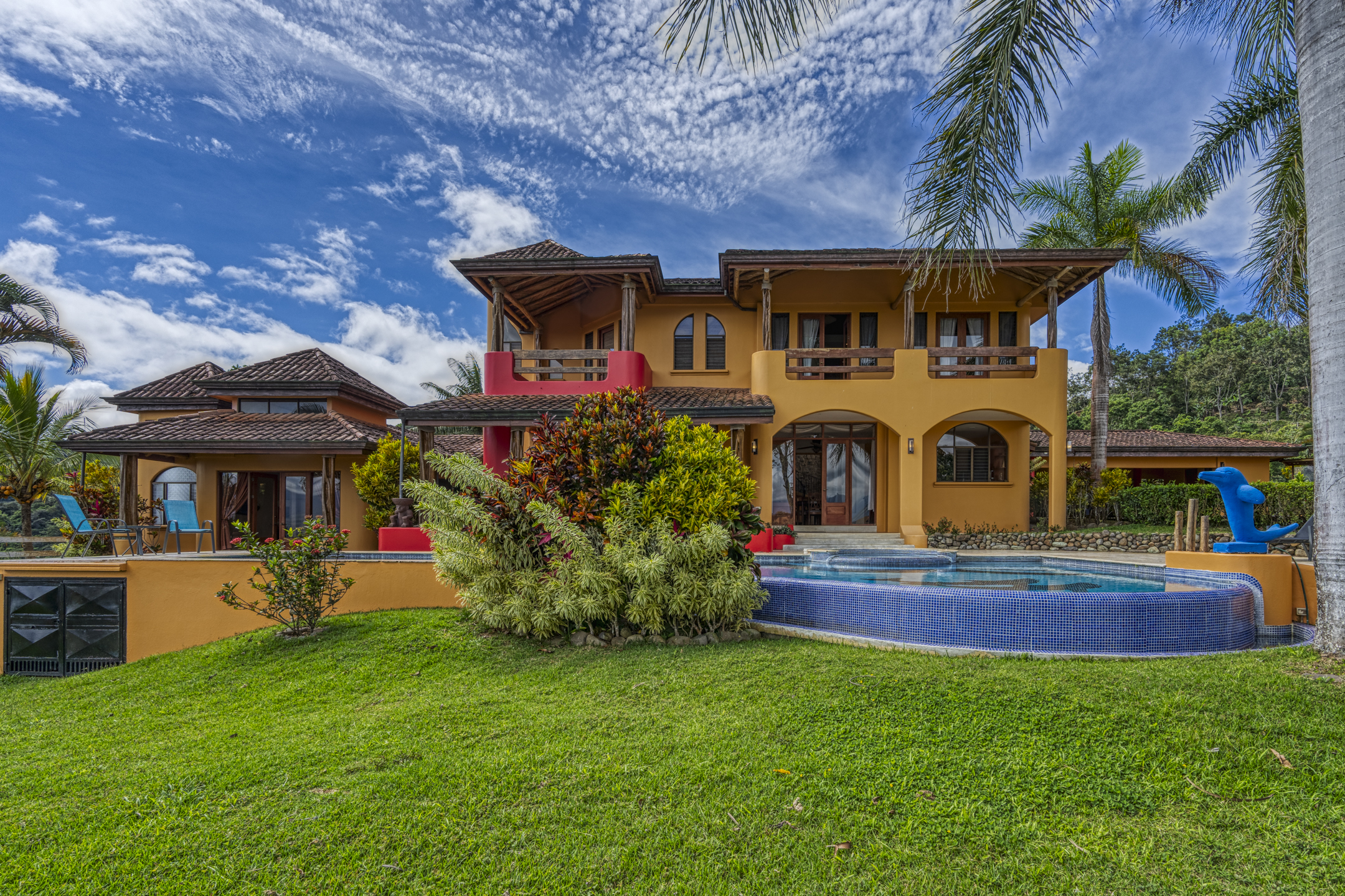 5 bed Single Family Homes For Sale in Perez Zeledon, San Jose - thumb 2