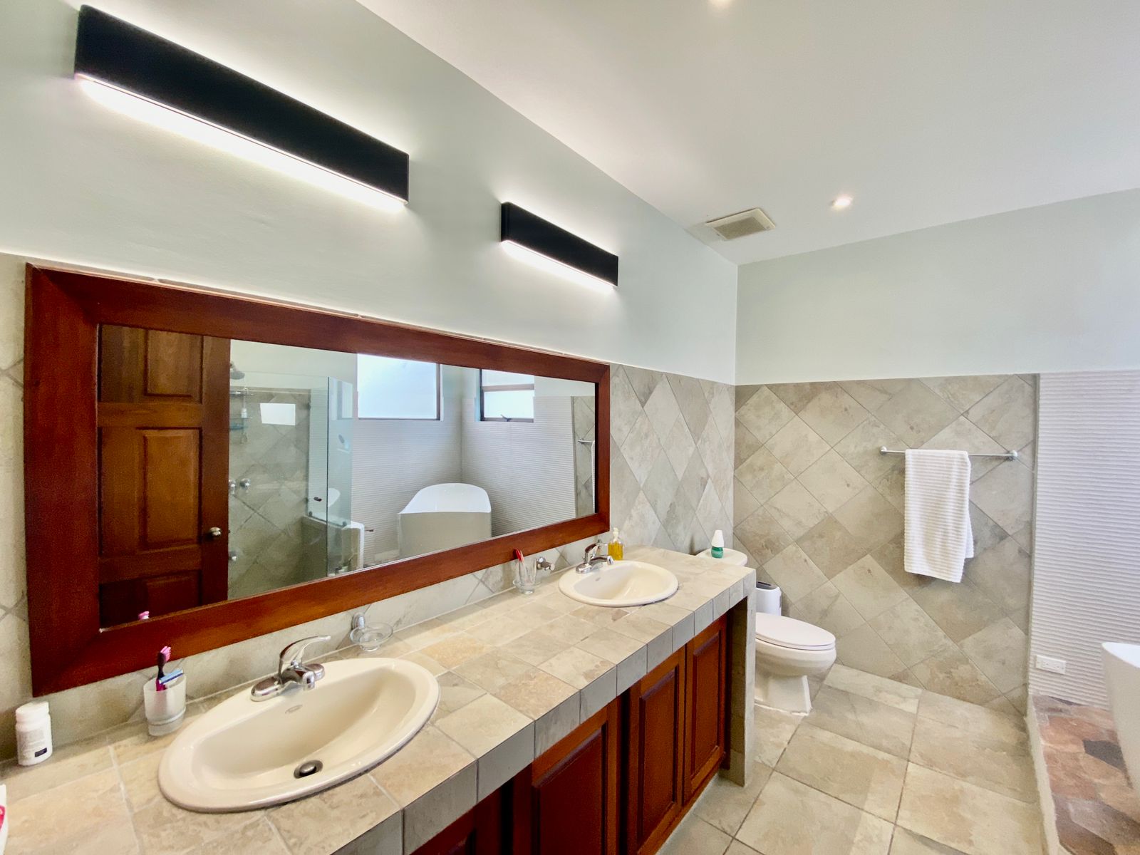 4 bed Single Family Homes For Sale in Playa Hermosa, Puntarenas - thumb 23