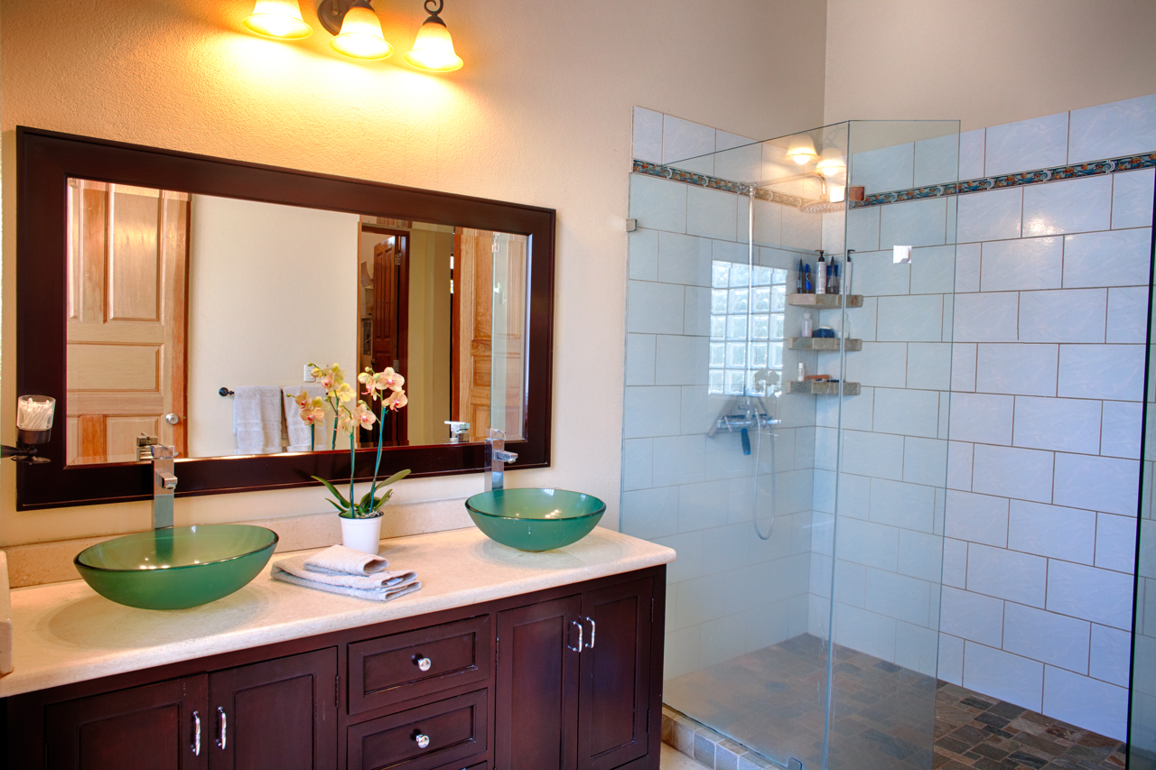 6 bed Single Family Homes For Sale in Playa Negra, Guanacaste - thumb 5