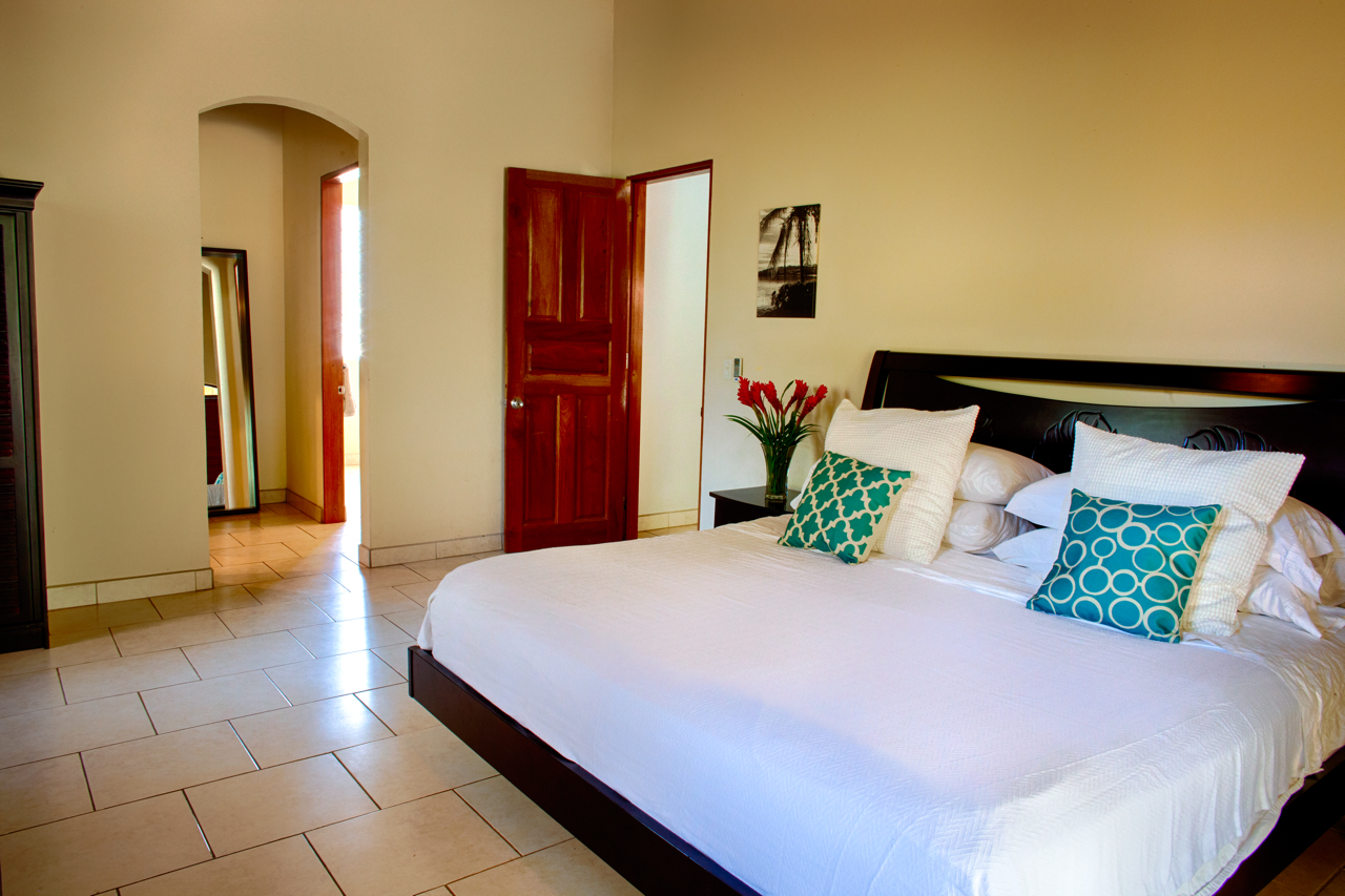 6 bed Single Family Homes For Sale in Playa Negra, Guanacaste - thumb 4