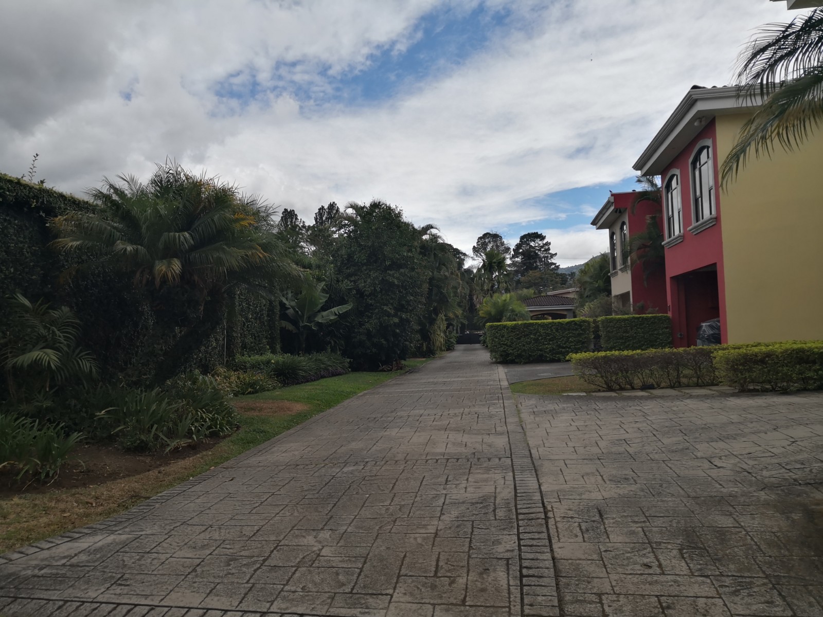 4 bed Condo For Sale in Curridabat, San Jose - thumb 2