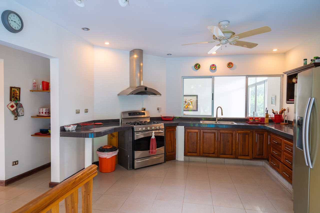 5 bed Single Family Homes For Sale in Quepos, Puntarenas - thumb 25