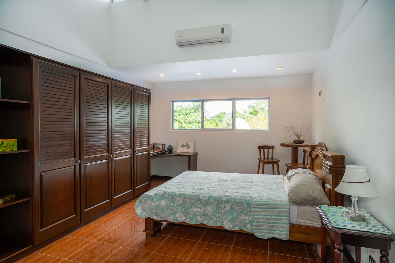 5 bed Single Family Homes For Sale in Quepos, Puntarenas - thumb 17