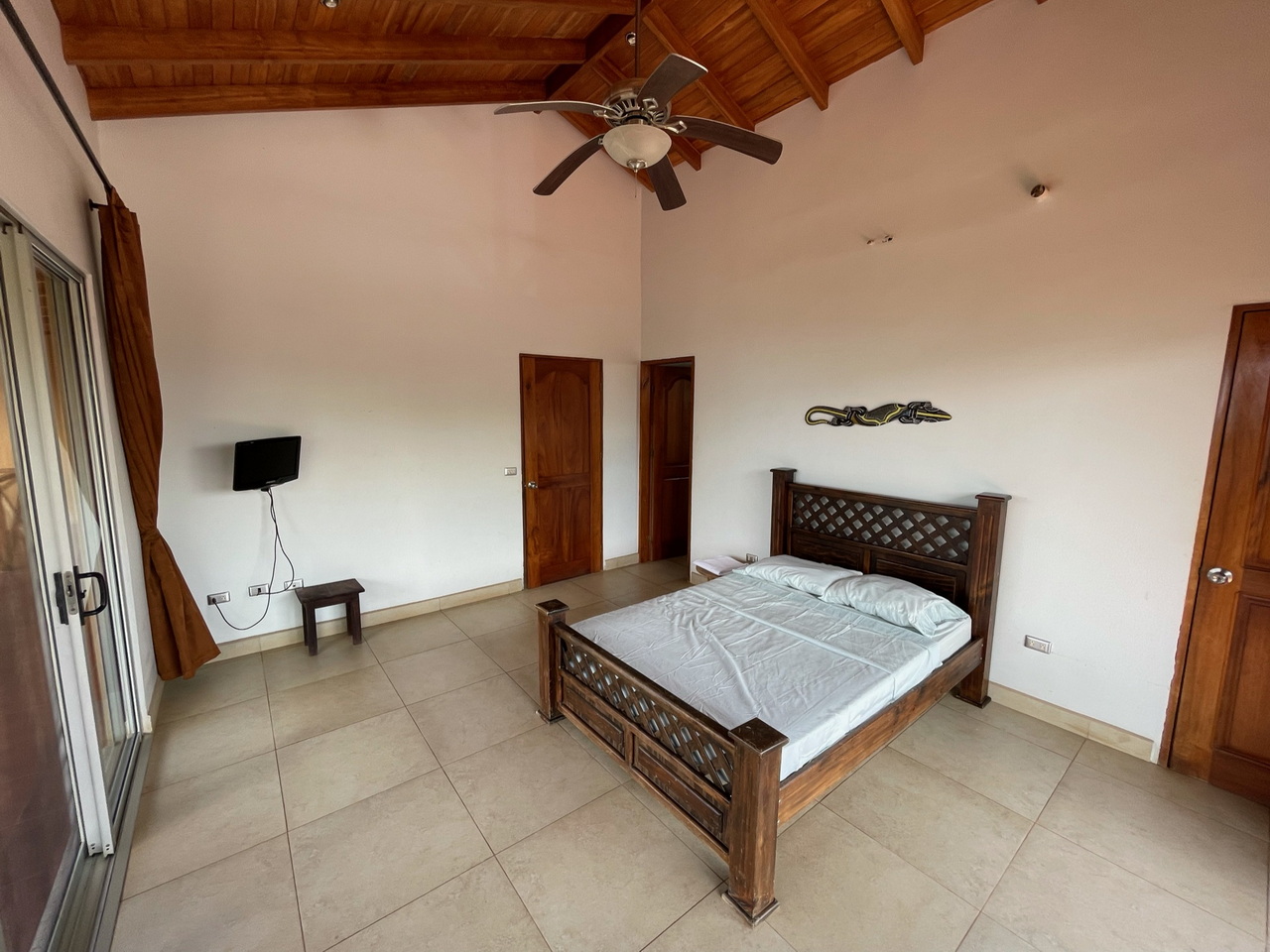 5 bed Single Family Homes For Sale in Jaco, Puntarenas - thumb 15