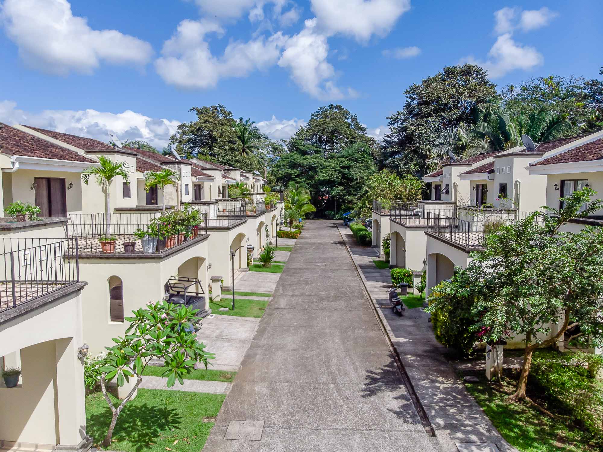 3 bed Single Family Homes For Sale in Manuel Antonio, Puntarenas - thumb 2