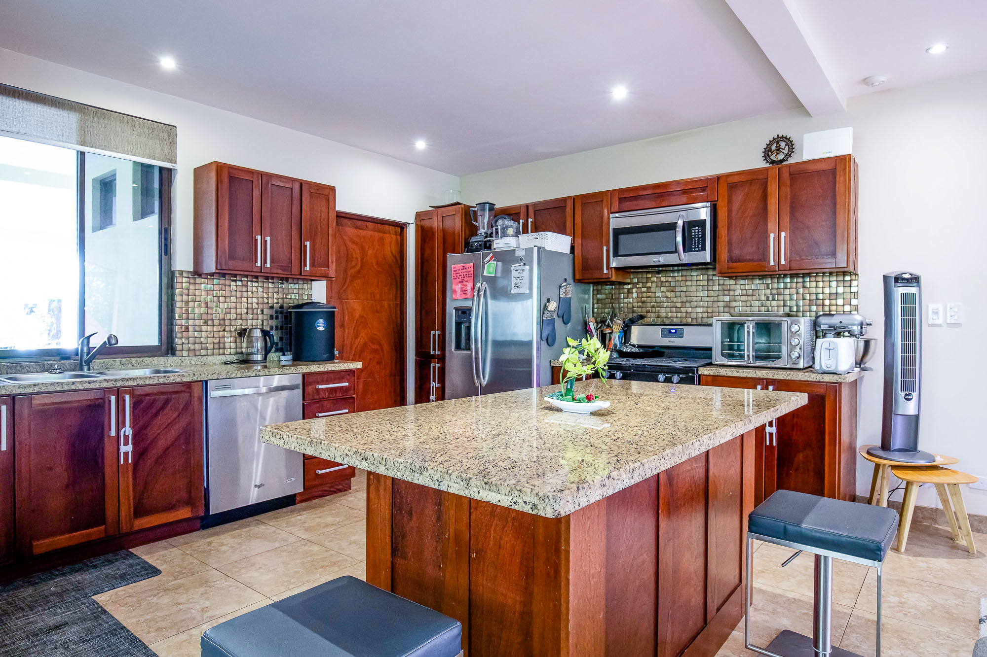 3 bed Single Family Homes For Sale in Manuel Antonio, Puntarenas - thumb 10