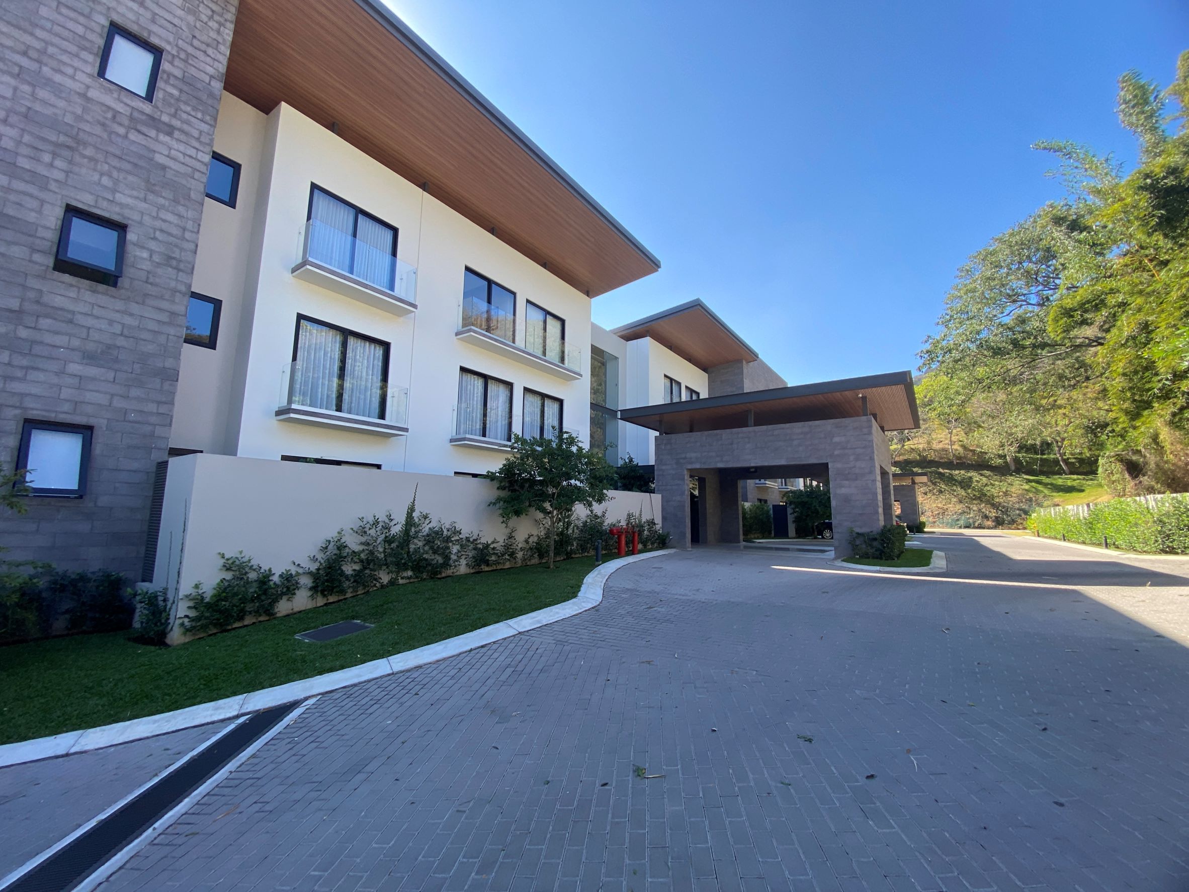 3 bed Apartment For Sale in Escazu, San Jose - thumb 4