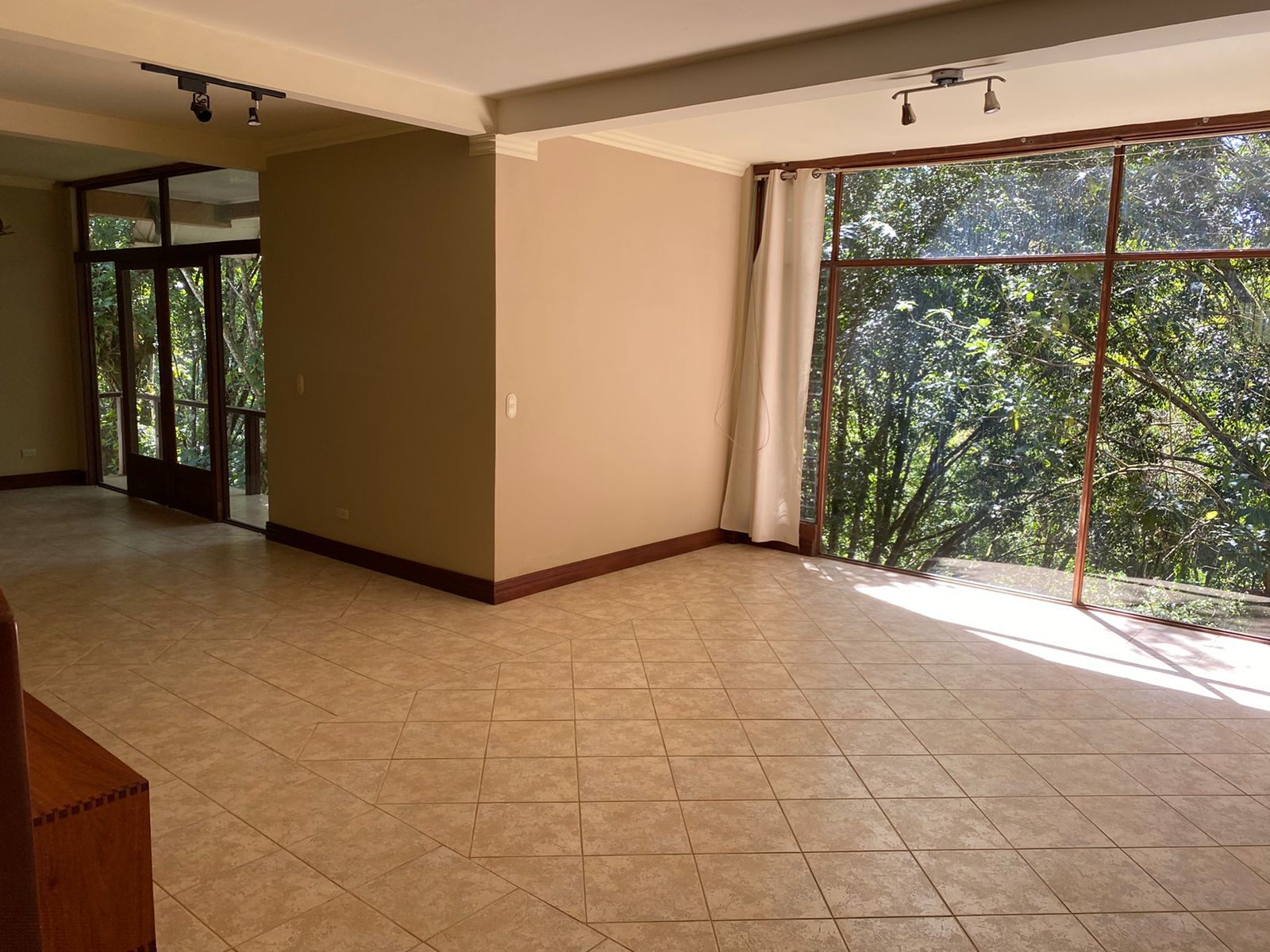 5 bed Single Family Homes For Sale in Tres Ríos, Cartago - thumb 3