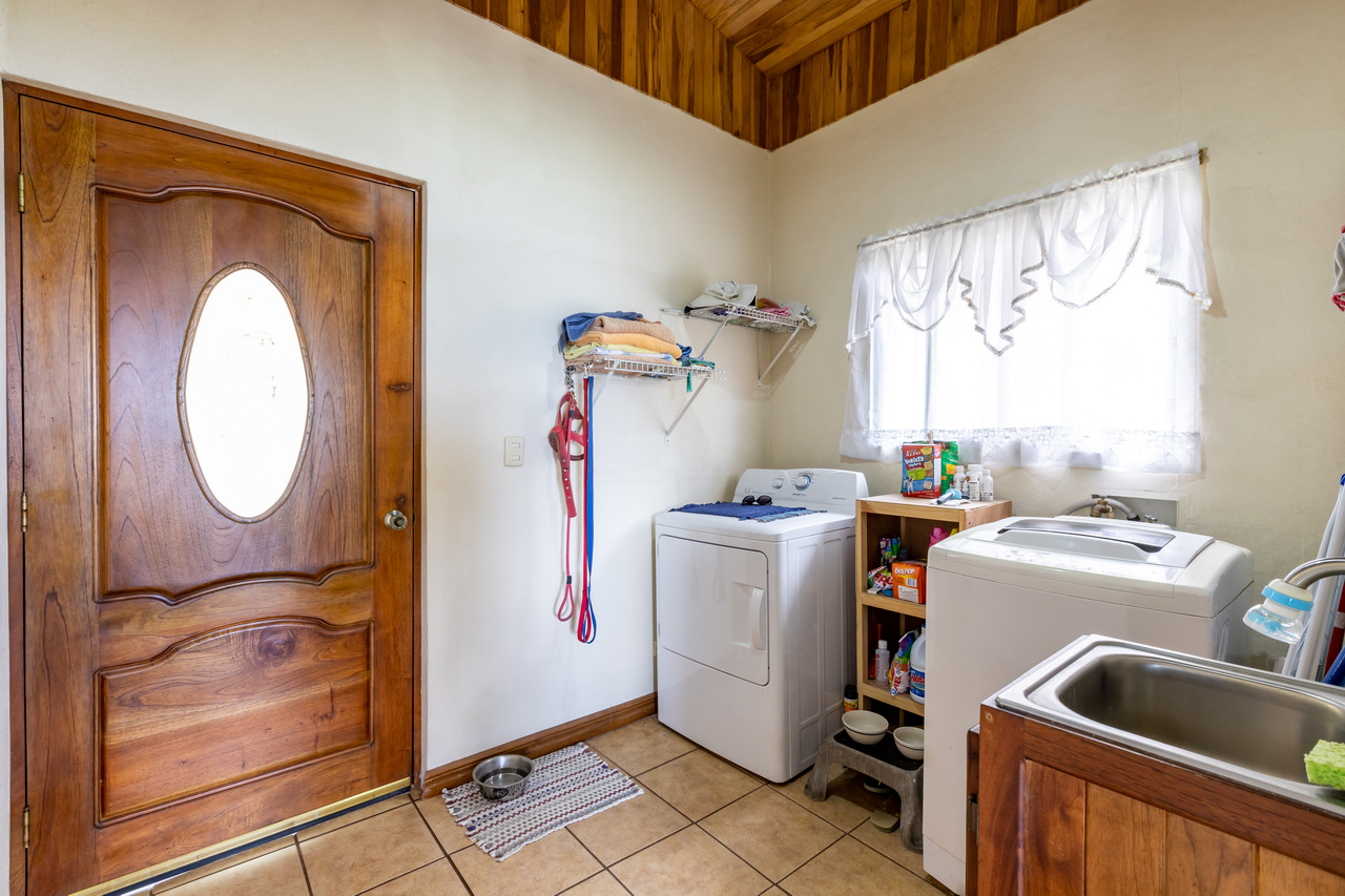 4 bed Single Family Homes For Sale in Puriscal, San Jose - thumb 20
